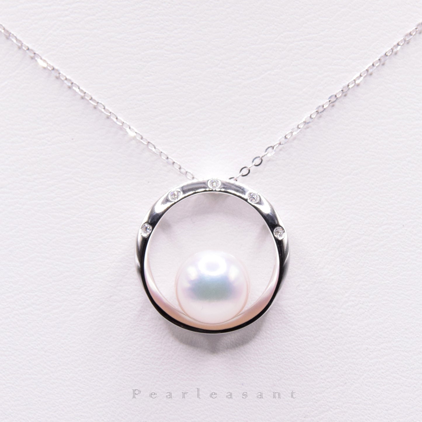 Hanadama Grade 8.5-9.0mm White Akoya Pearl Circle Diamond Pendant with Certificate