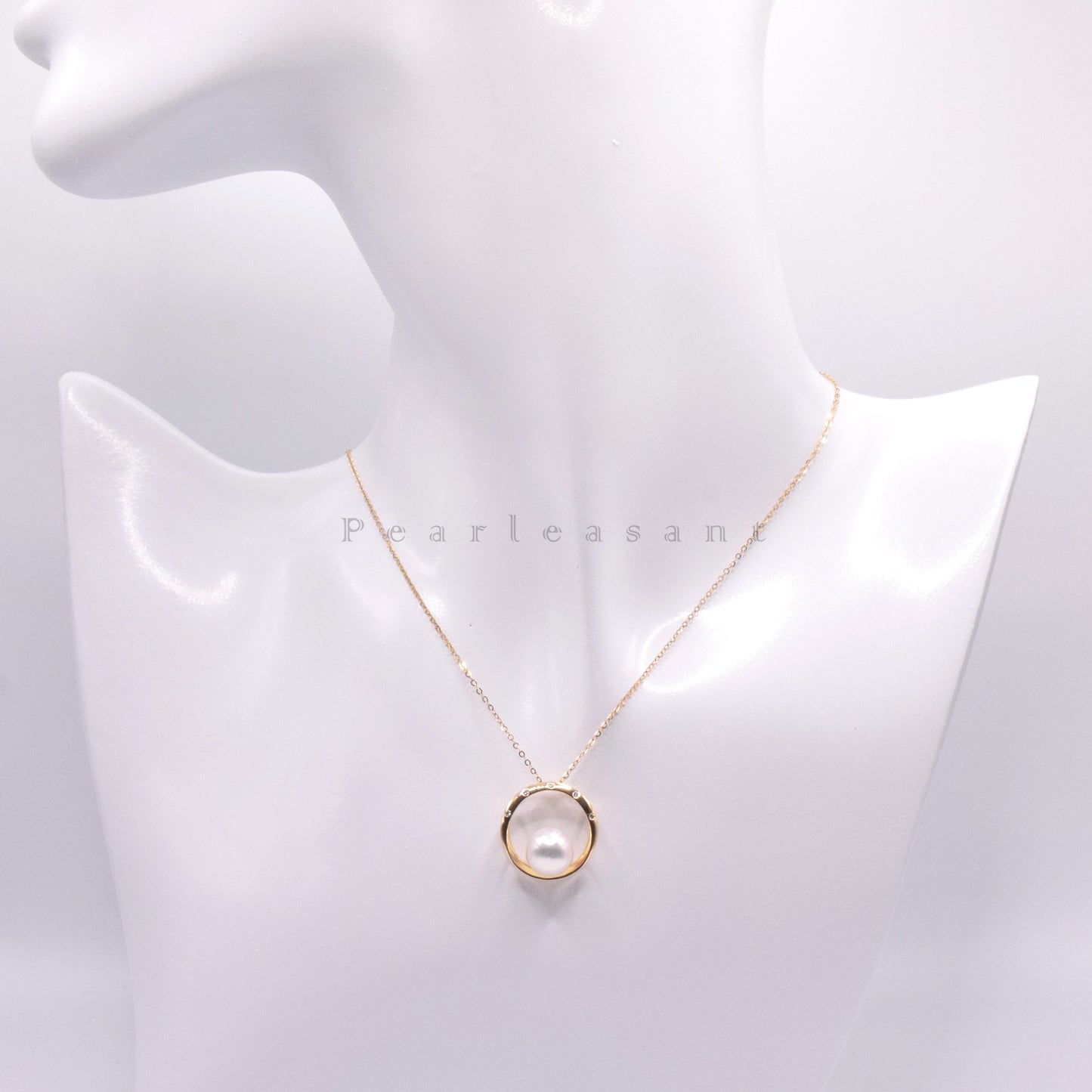 Hanadama Grade 8.5-9.0mm White Akoya Pearl Circle Diamond Pendant with Certificate