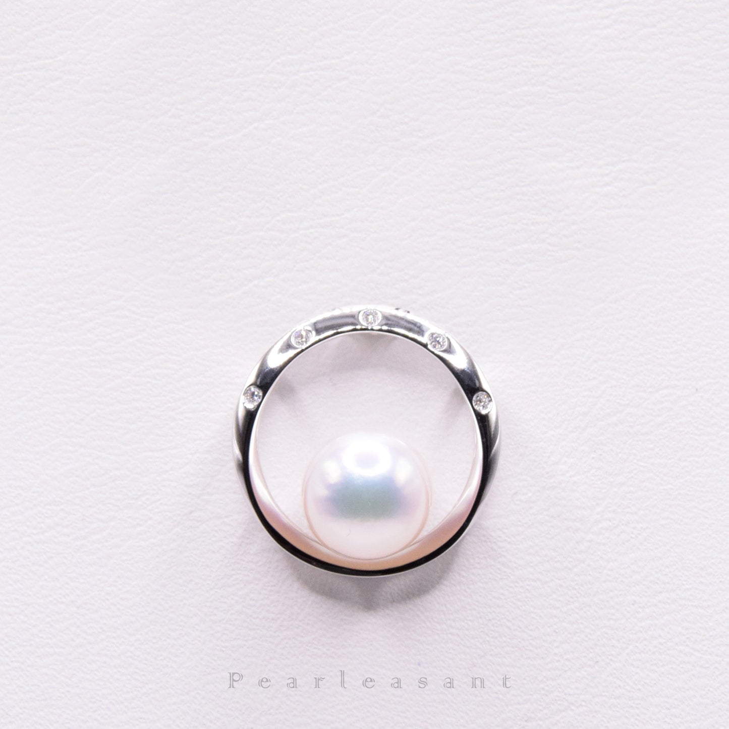 Hanadama Grade 8.5-9.0mm White Akoya Pearl Circle Diamond Pendant