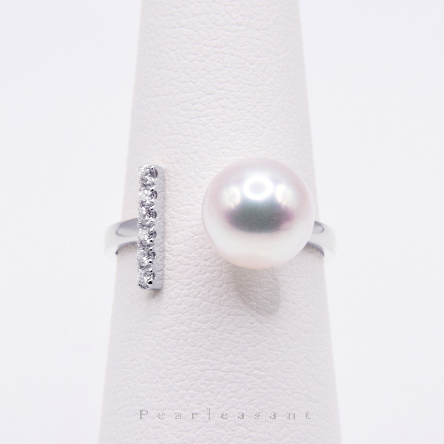 Hanadama Grade 8.5-9.0mm White Akoya Pearl Diamond Bar Ring with Certificate (Pre-order)