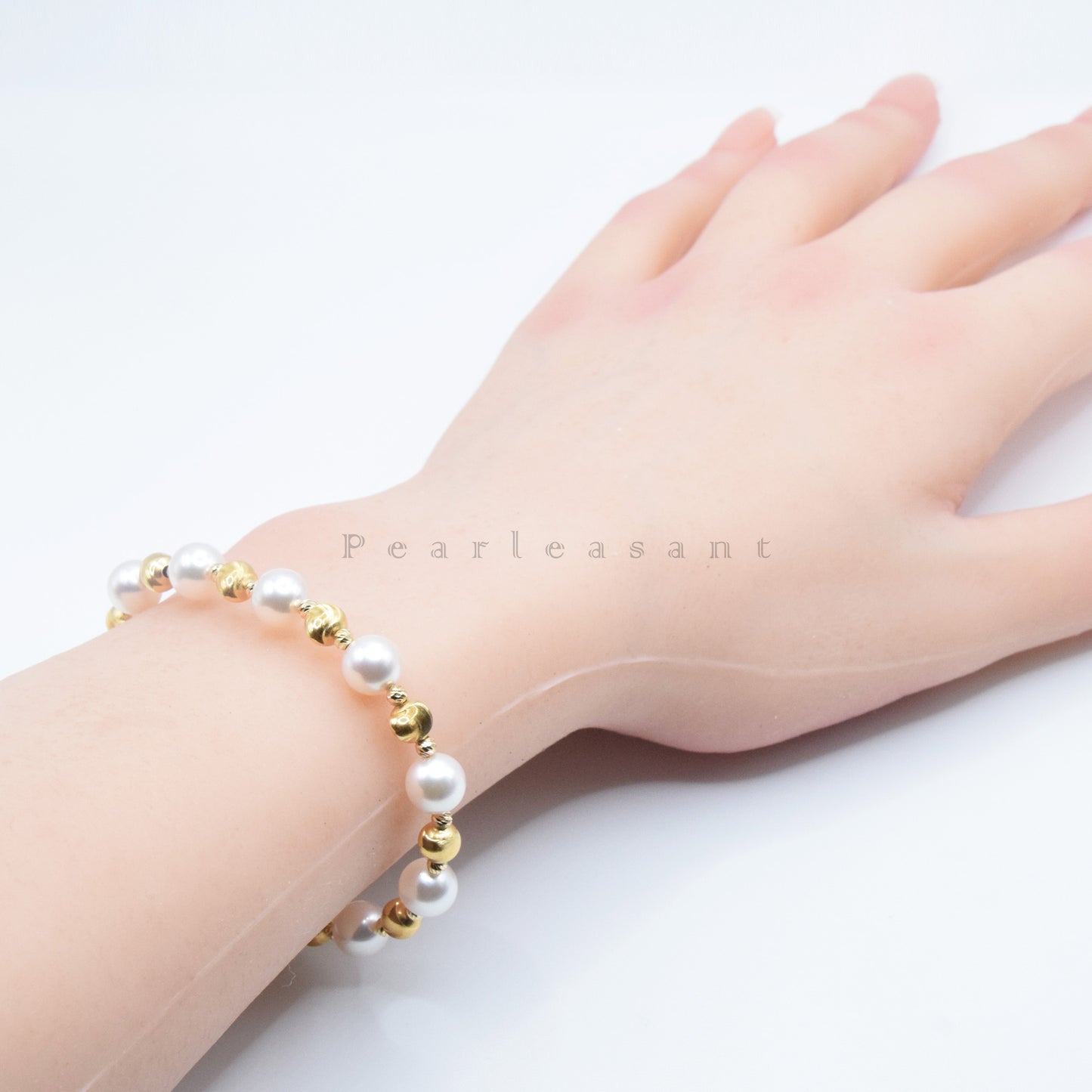 Hanadama Grade 6.5-7.0mm White Akoya Pearl Stella Bracelet