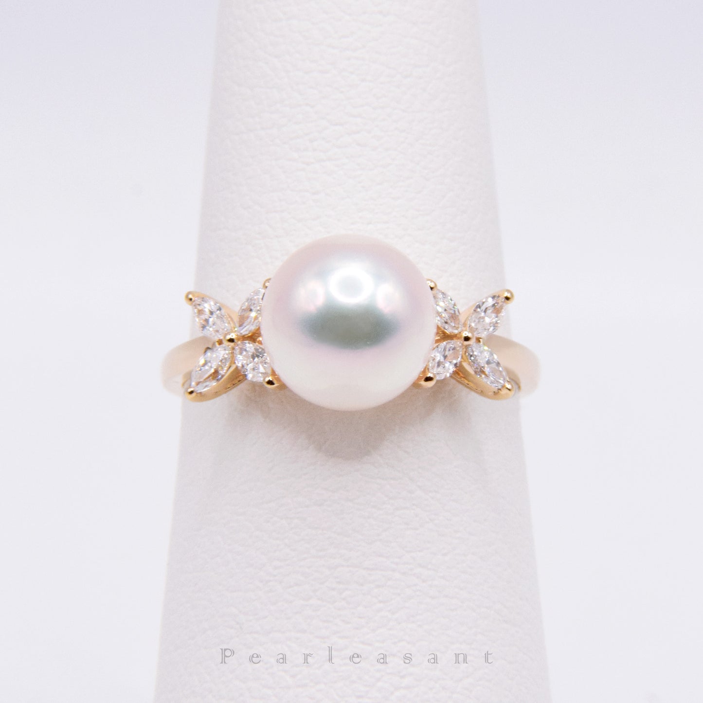 Hanadama Grade 8.5-9.0mm White Akoya Pearl Clove Diamond Ring with Certificate (Pre-order)