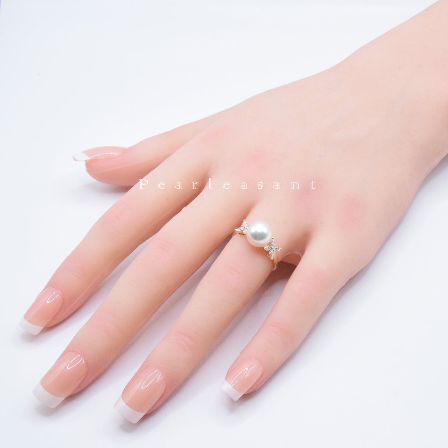 Hanadama Grade 8.5-9.0mm White Akoya Pearl Clove Diamond Ring with Certificate (Pre-order)