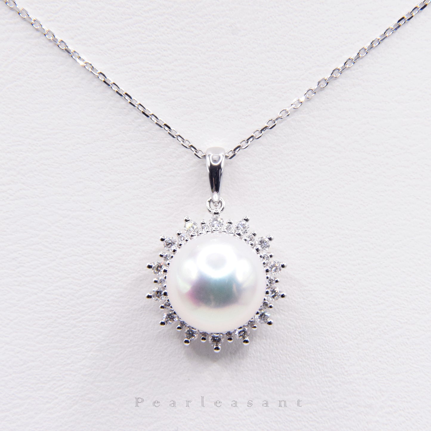 Hanadama Grade 8.5-9.0mm White Akoya Pearl Sunflower Pendant with Certificate