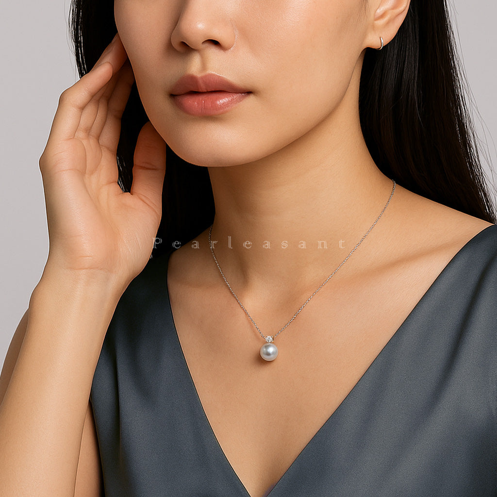 Madama Color 5-star Grade 8.0-8.5mm Light Silver Blue Akoya Pearl Medium Princess Pendant
