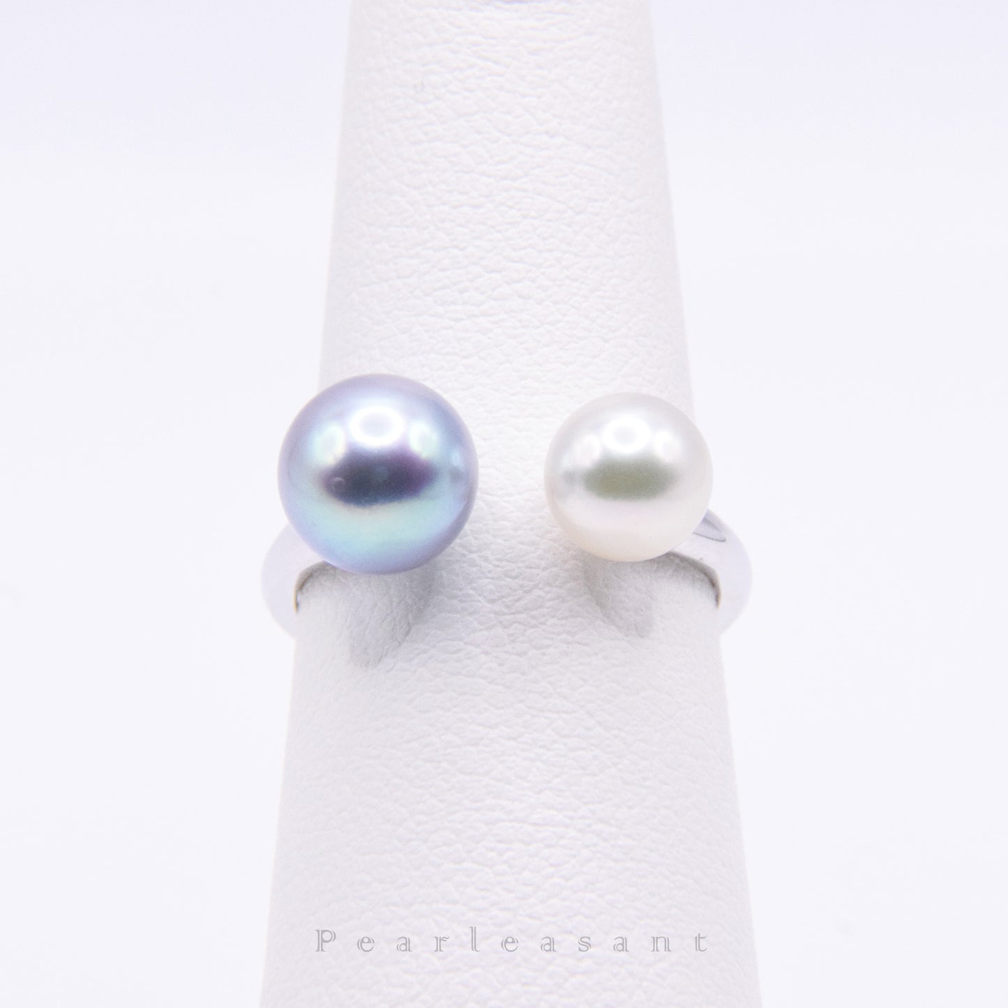 Madama Blue and White Bicolor 5-star Grade Akoya Pearl Essential Ring (Pre-order)