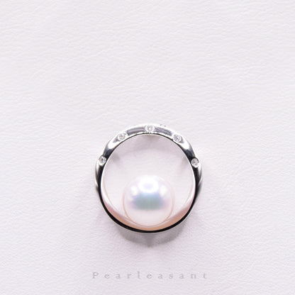 Hanadama Grade 8.5-9.0mm White Akoya Pearl Circle Diamond Pendant