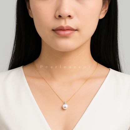 Hanadama Grade 8.0-9.0mm White Akoya Pearl Medium Princess Pendant with Certificate